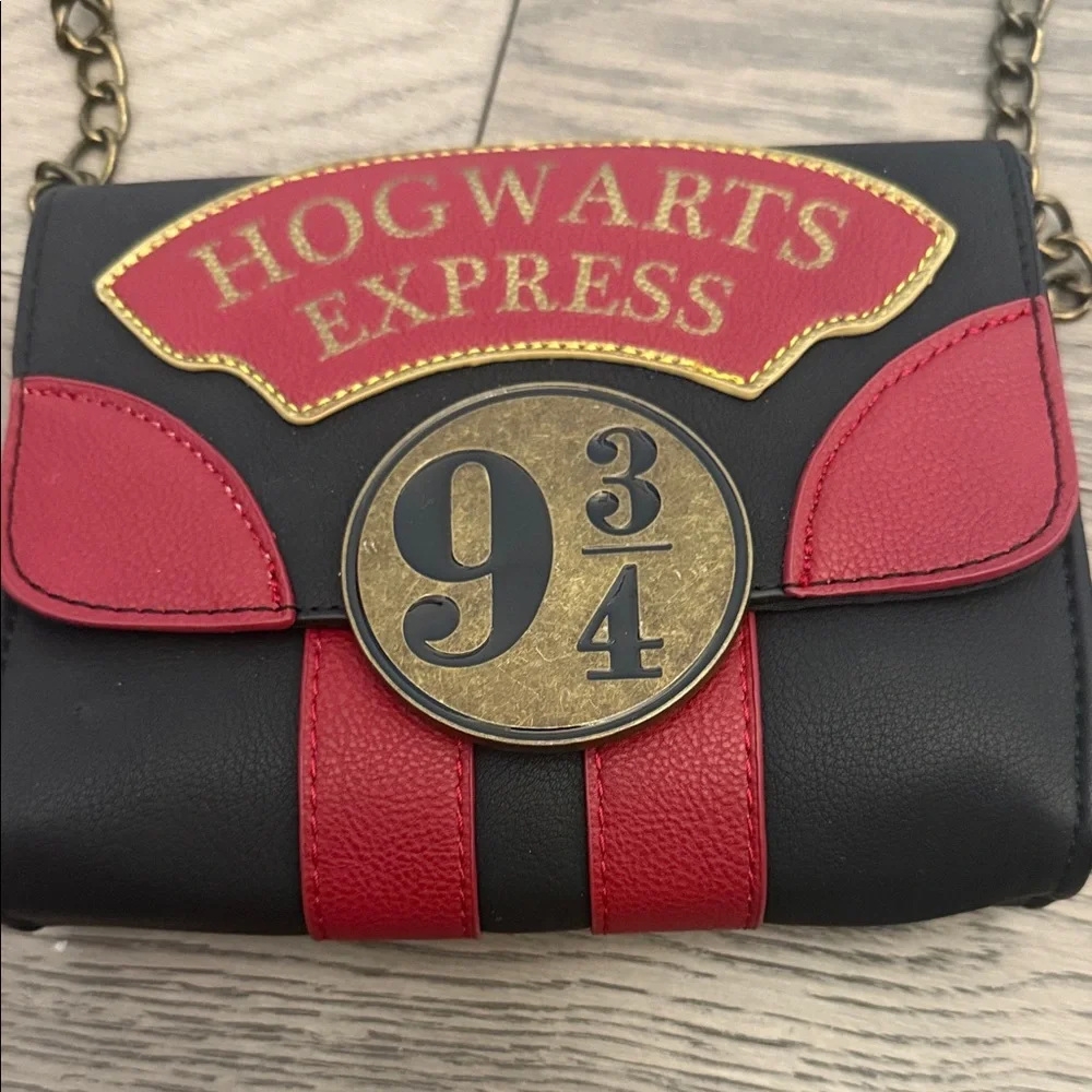 Harry Potter Black and Red Crossbody Bag - Picture 2 of 6